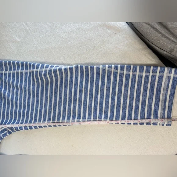 Tommy Hilfiger Sport White and Blue Striped Leggings Size M - Picture 5 of 5